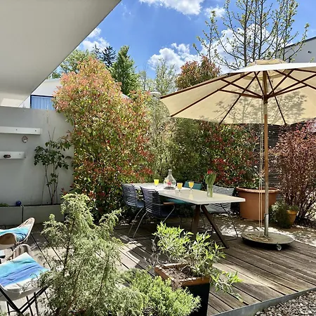 Snug 7 - Design House In South Munich, Terrace, Ferienhaus *