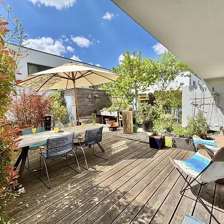 Snug 7 - Design House In South Munich, Terrace,